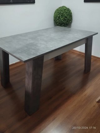Mesa de salón gris