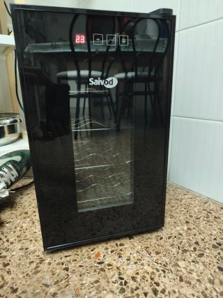 Vinoteca Saivod para 8 botellas