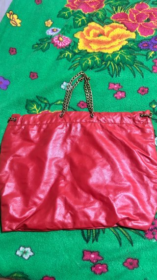 Bolso Rojo Zara con Cadena