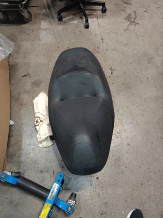 Asiento original Honda panteón 125 dos tiempos
