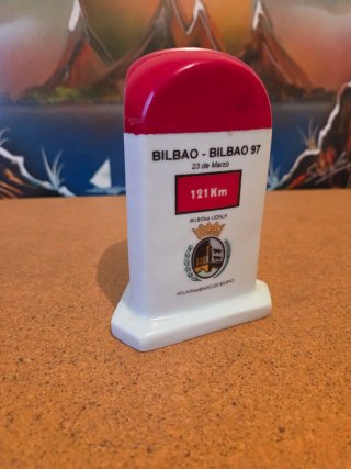 Figura Cerámica Hito Kilométrico Bilbao