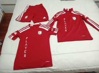 Equipación PATEAM Academy talla 140 para niño