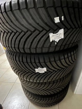 4 Neumáticos Bridgestone 225/60 R17