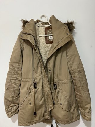 Chaquetón beige Pull&Bear