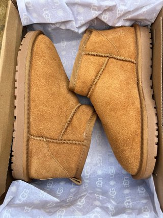Caja original de botas Ugg