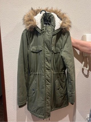 Parka Verde Caqui con Capucha de Pelo