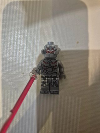 Minifigura LEGO Marvel Ultron