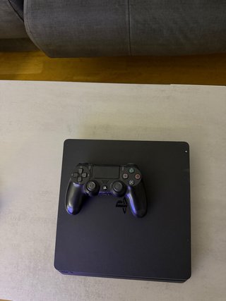 PS4 (PlayStation 4) con mando
