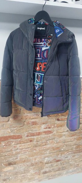Anorak Desigual con Capucha