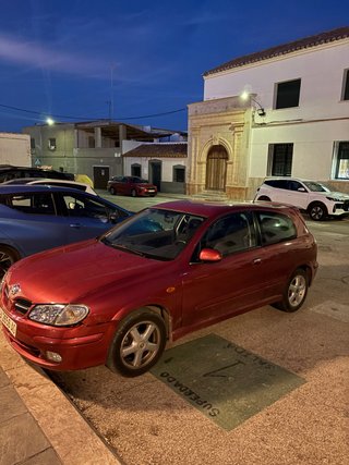 Nissan Almera 2000