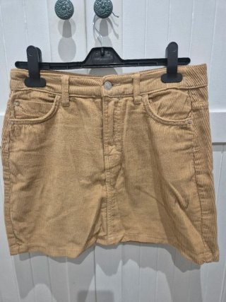 Falda de pana beige