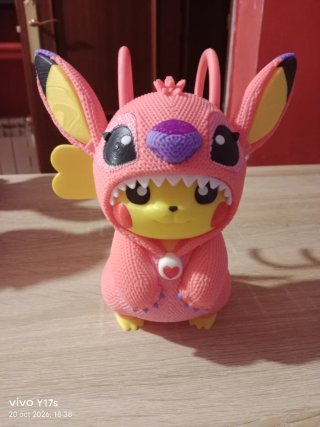 Figura Pikachu disfrazado de Angel