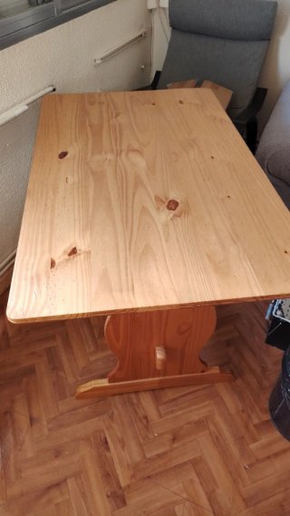 Set Mesa de Cocina y 2 Bancos, y mesita IKEA peq.