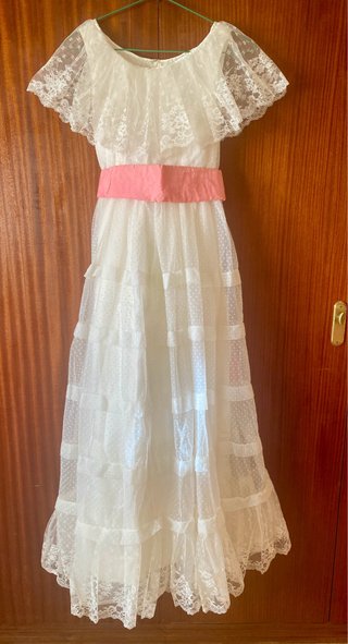 Vestido largo de encaje blanco y rosa