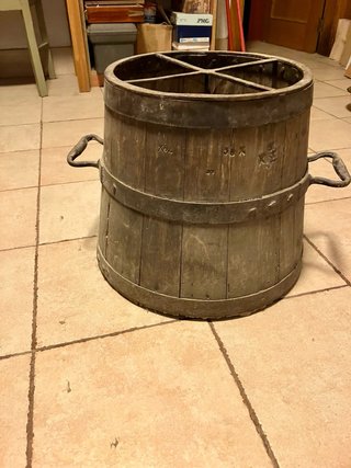 Medida de grano antigua de madera
