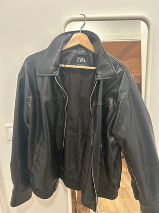 Cazadora Negra Zara Talla M