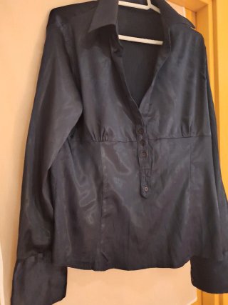 Camisa negra de manga larga