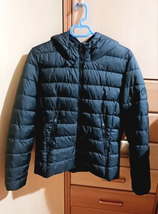 Cazadora Stradivarius Negra