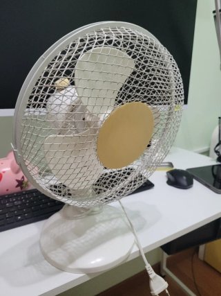 Ventilador de mesa pequeño blanco