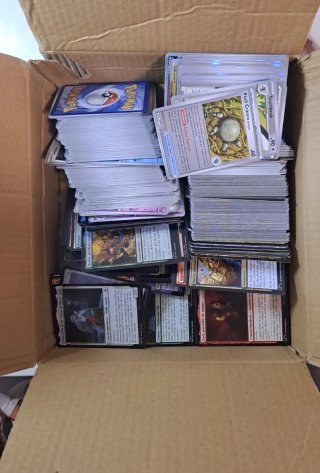 Lote de cartas Pokémon y Magic