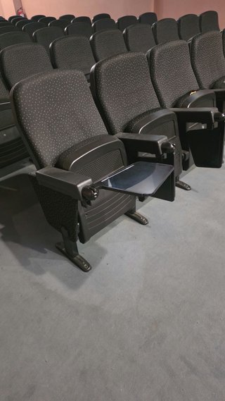 Poltrone da cinema, prezzo da concordare, ritiro possibile