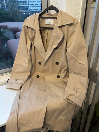 Gabardina Stradivarius Beige