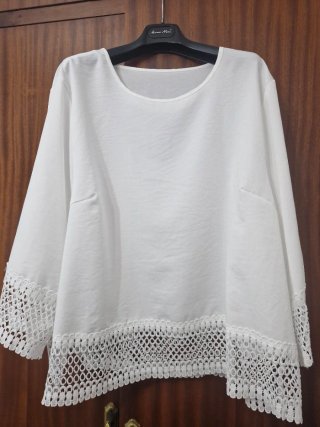 Blusa Blanca con Detalle de Encaje