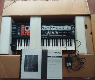 Sintetizador Roland SH-201