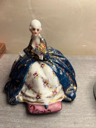 Rara statuina porcellanaLuigi Fabris dama 700 12c