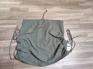 Falda corta / minifalda fruncida verde caqui