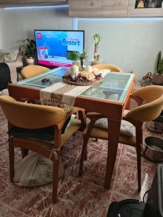 Mesa de Comedor con 4 Sillas