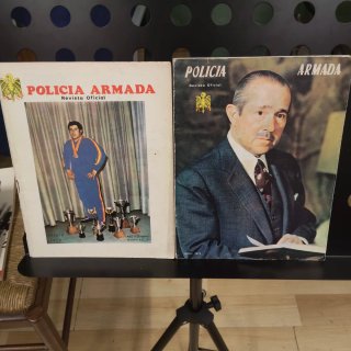 Antiguas revistas época Franquista policía armada