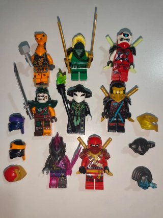 Lotto di 8 Minifigure LEGO Ninjago
