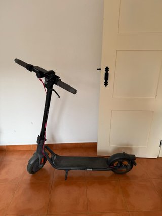Patín eléctrico negro