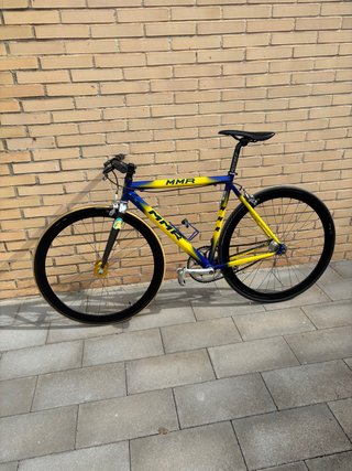 Bicicleta de Carretera MMR Azul y Amarilla