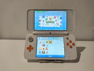 New Nintendo 2DS XL Blanca y Naranja