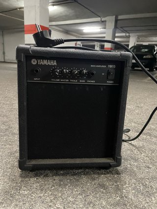 Amplificador de Bajo Yamaha YB15