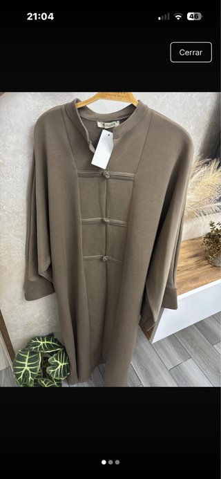 Abaya Marrón Estilo Minimalista