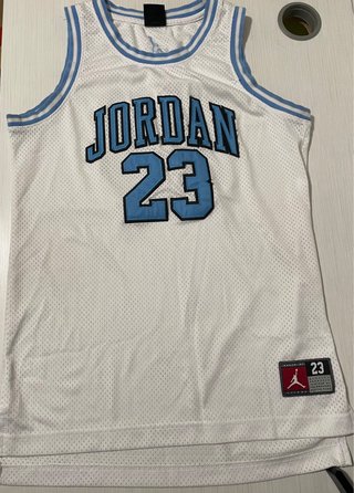 Camiseta de Baloncesto Jordan 23 de talla 12-13
