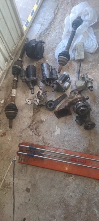 Lote de piezas de recambio para coche