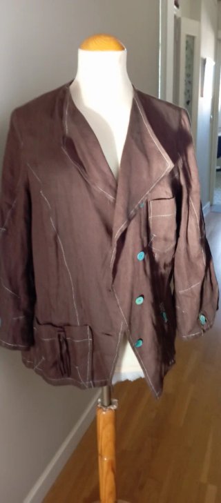 Chaqueta Marrón con Costuras Vistas