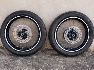 Llantas Beta SM con Neumáticos y Discos