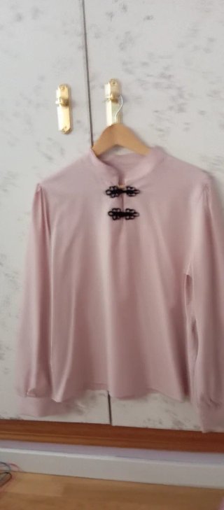 Blusa Rosa con Cierre Estilo Oriental