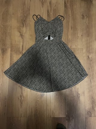 Vestido corto de verano en color negro
