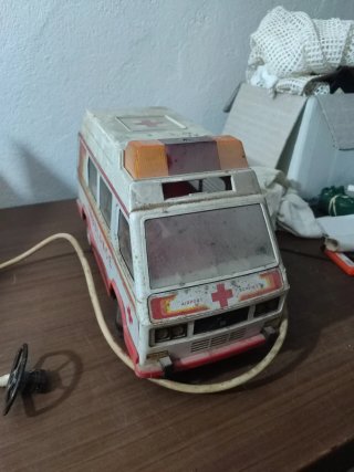 Ambulancia de Juguete Ebro