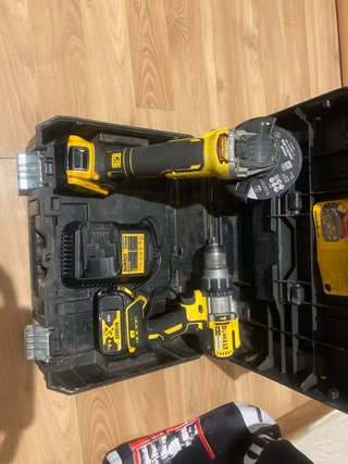 Pack Dewalt: Amoladora y Taladro 18V