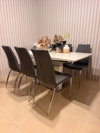 Mesa Extensible y 6 Sillas