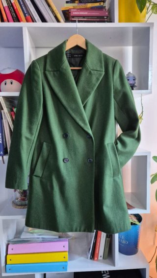 Abrigo de paño verde Zara