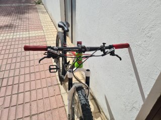 Bicicleta de Montaña con Suspensión