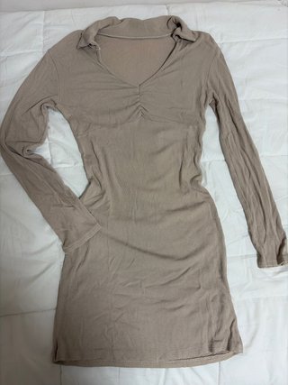 Vestido Beige de Manga Larga